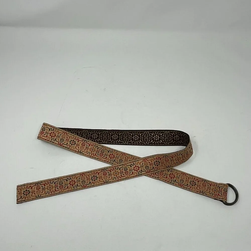Double D-ring belt 40 in. ribbon embroidered red tan